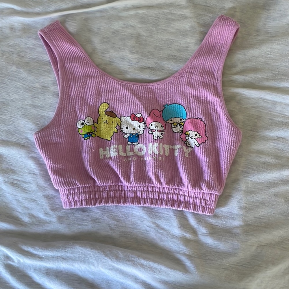 Women’s Hello kitty shirt